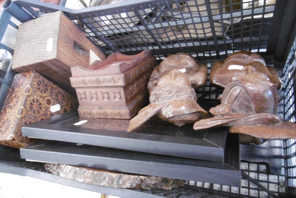 ASSORTMENT OF COSTUME ITEMS INC CARVED WOOD BUSTS ETC. - Image 2 of 5