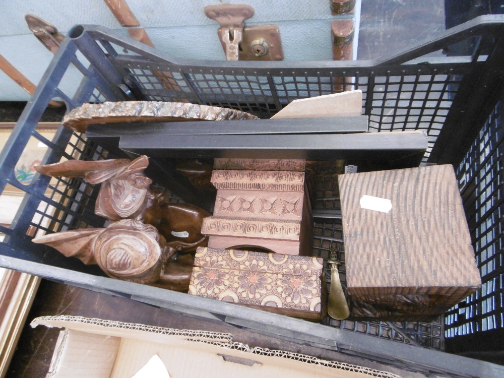 ASSORTMENT OF COSTUME ITEMS INC CARVED WOOD BUSTS ETC. - Image 3 of 5