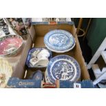 A QUANTITY OF BLUE AND WHITE CHINA