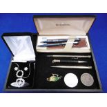 ASSORTED PROPELLING PENCILS AND PEN PLUS A 1921 SILVER DOLLAR