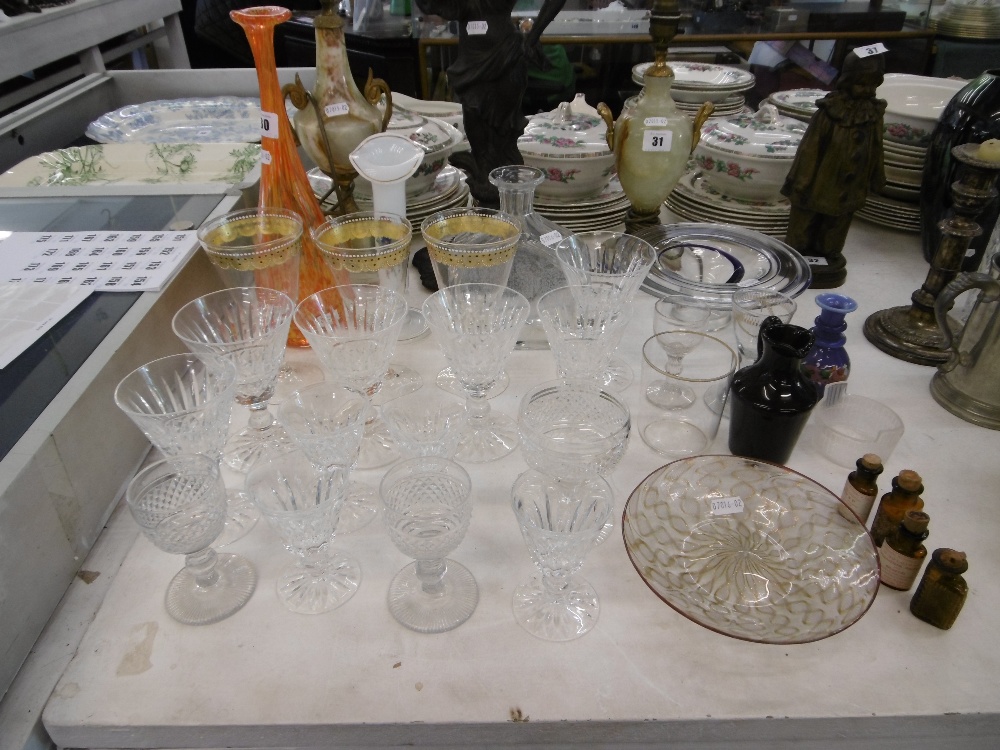 AN ASSORTMENT OF MIXED GLASSWARE INCLUDING GEORGIAN