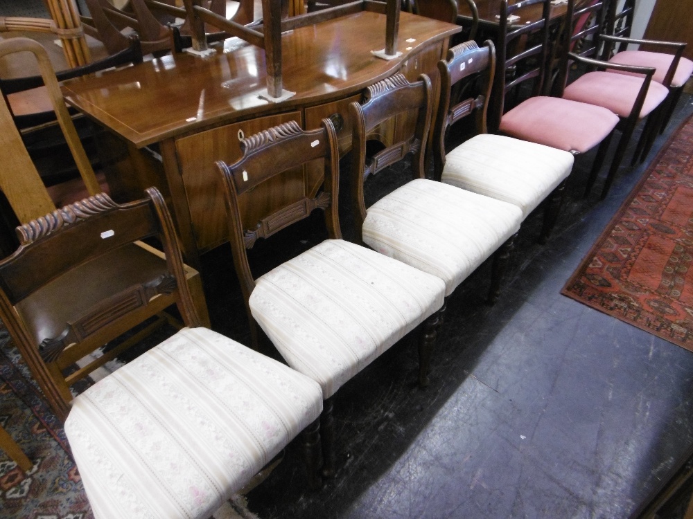 A SET OF FOUR 19TH CENTURY REGENCY PERIOD MAHOGANY DINING CHAIRS - Image 4 of 4