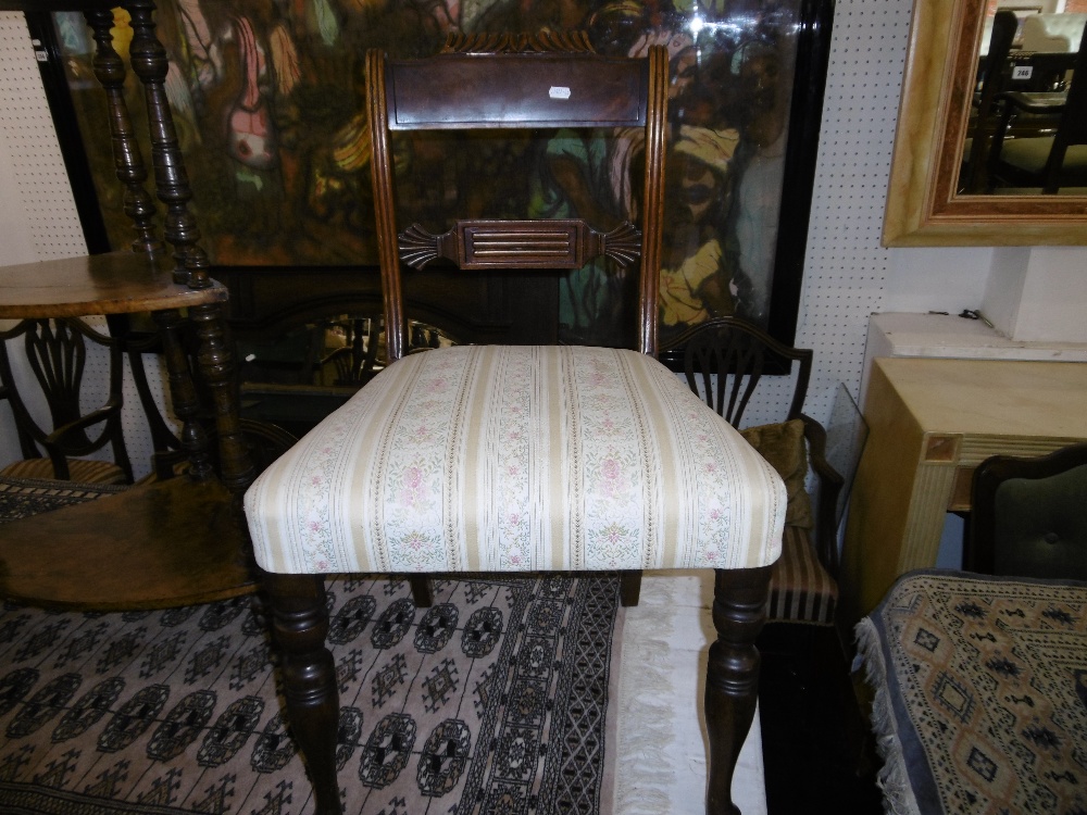 A SET OF FOUR 19TH CENTURY REGENCY PERIOD MAHOGANY DINING CHAIRS