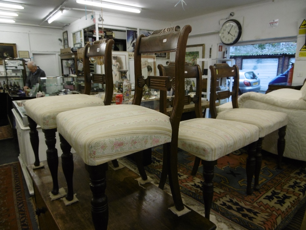 A SET OF FOUR 19TH CENTURY REGENCY PERIOD MAHOGANY DINING CHAIRS - Image 3 of 4