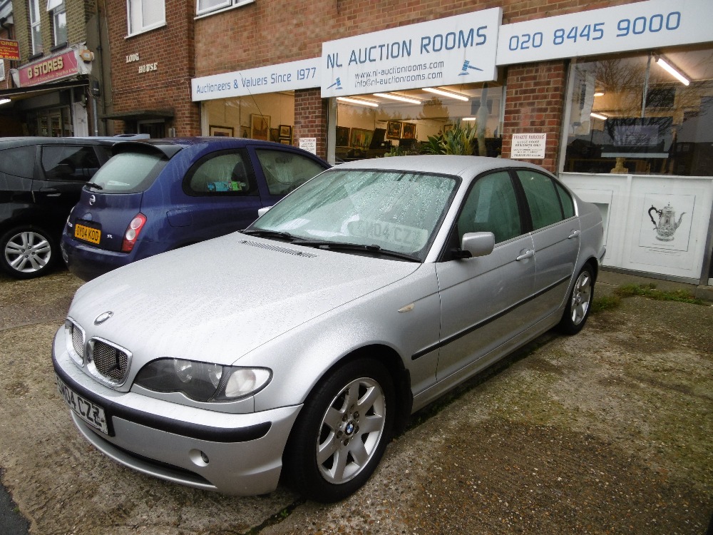 2004 (04) BMW 320i SE 5 SPEED, TITANIUM SILVER METALLIC WITH CHARCOAL CLOTH INTERIOR, 186,