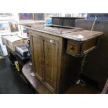 OAK CASED SINGER SEWING MACHINE