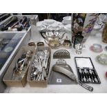 A QUANTITY OF SILVER PLATE INCLUDING A CLARET JUG,