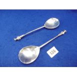 A PAIR OF HM SILVER APOSTLE SPOONS,