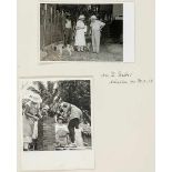 Schweitzer, Albert. Sammlung von vier Original-Photographien mit eigenhändigen Anmerkungen bzw.