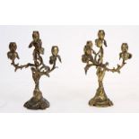 PAIRE DE BOUGEOIRS "NOUILLES" En bronze doré, à motif floral, à quatre bras de [...]