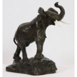 BRONZE ART DECO "ELEPHANT BLESSE" DE OSCAR WALDMANN (1856-1937) En bronze patiné, [...]