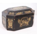 COFFRET EN CARTON BOUILLI "AUX CHINOIS" NAPOLEON III A fond noir et or motifs de [...]