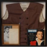 GILET DE GERARD PHILIPPE DU FILM "LE ROUGE ET LE NOIR" Portant le cachet "PATHE [...]