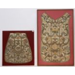 CHASUBLE XVIIIè Composée de deux pièces, en tissu brodé polychrome à fils [...]