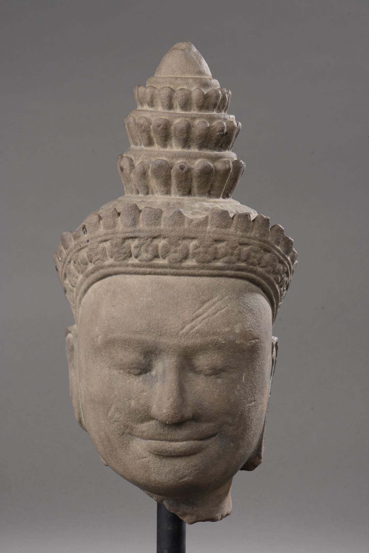 Tête de Shiva coiffée d'un diadème surmontée d'un important chignon Mukuta [...]