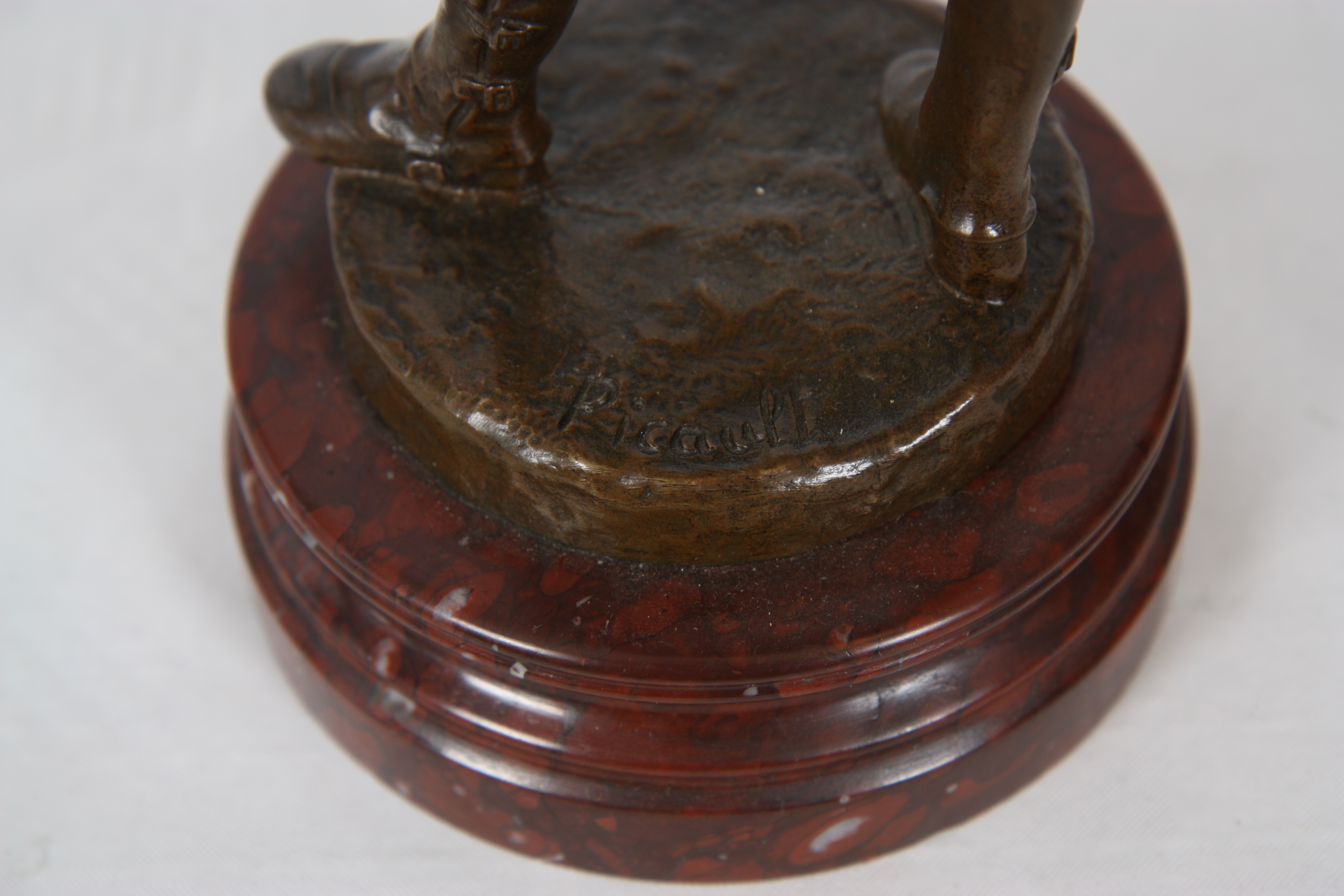 BRONZE "LE GARDE CHASSE" DE EMILE LOUIS PICAULT (1833-1915) Bronze à patine marron [...] - Image 2 of 3
