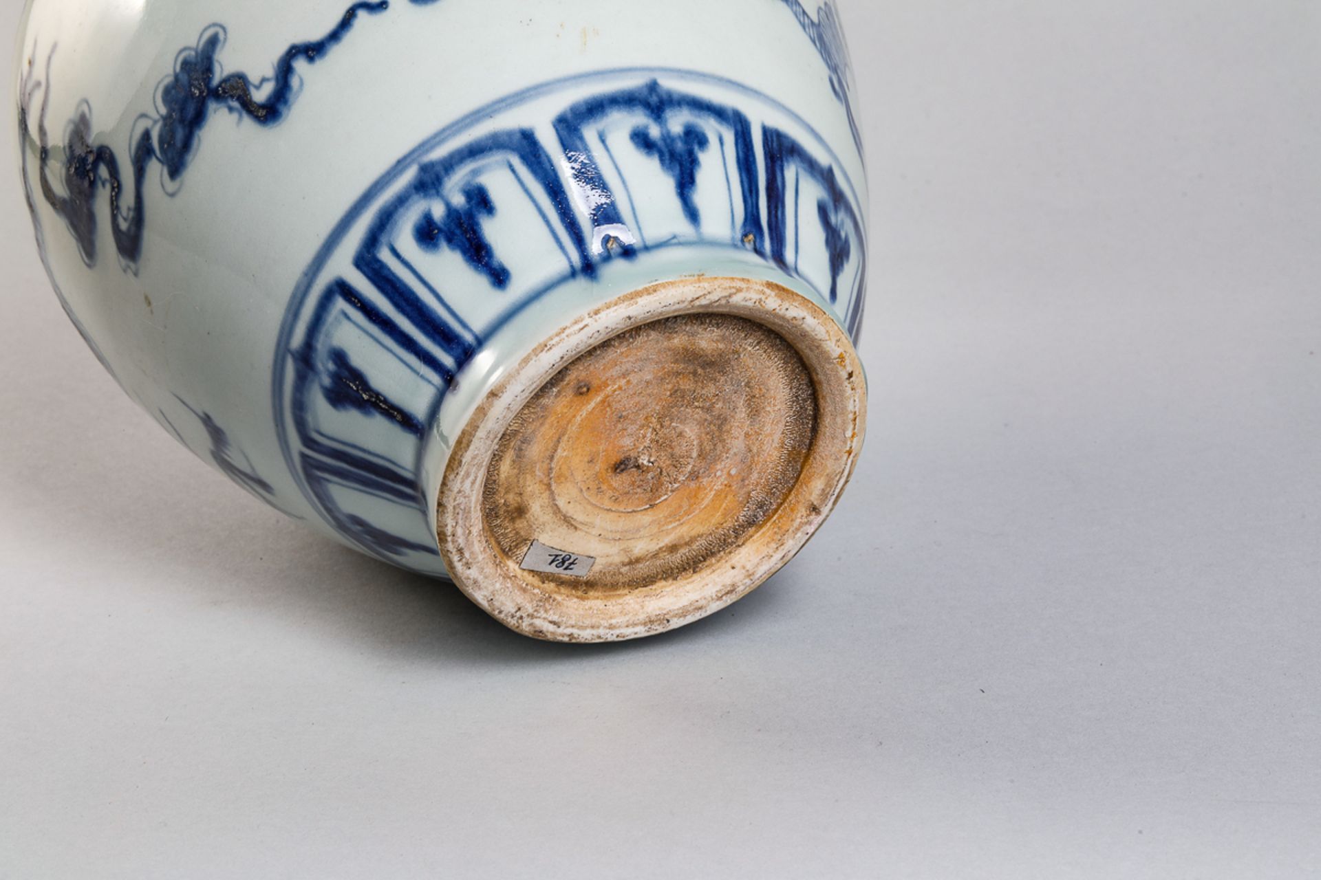 Pot en porcelaine blanche décoré en bleu cobalt sous couverte d'un dragon [...] - Bild 2 aus 5