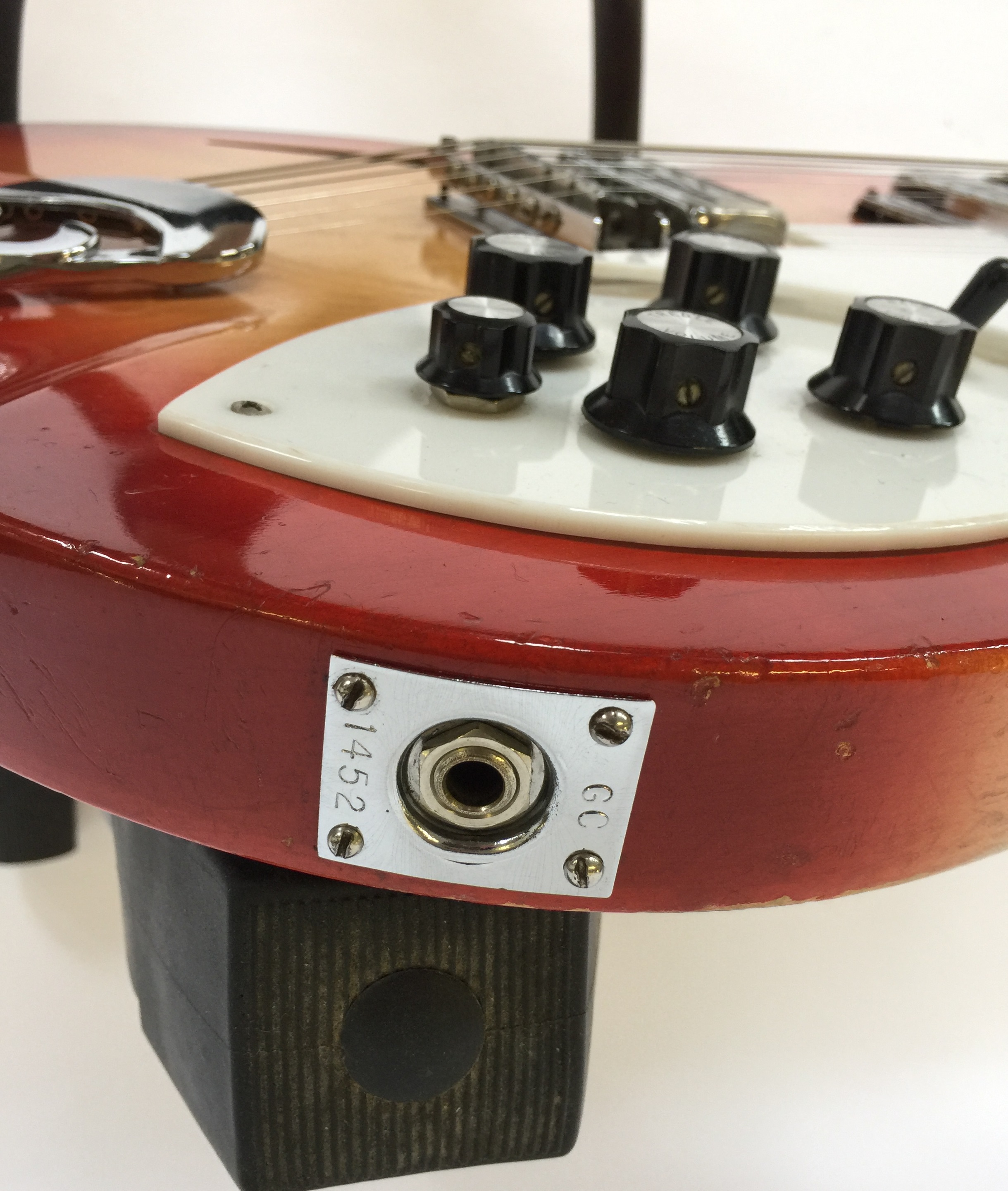 RICKENBACKER 330 FIREGLO 1967 - classic - Image 6 of 7