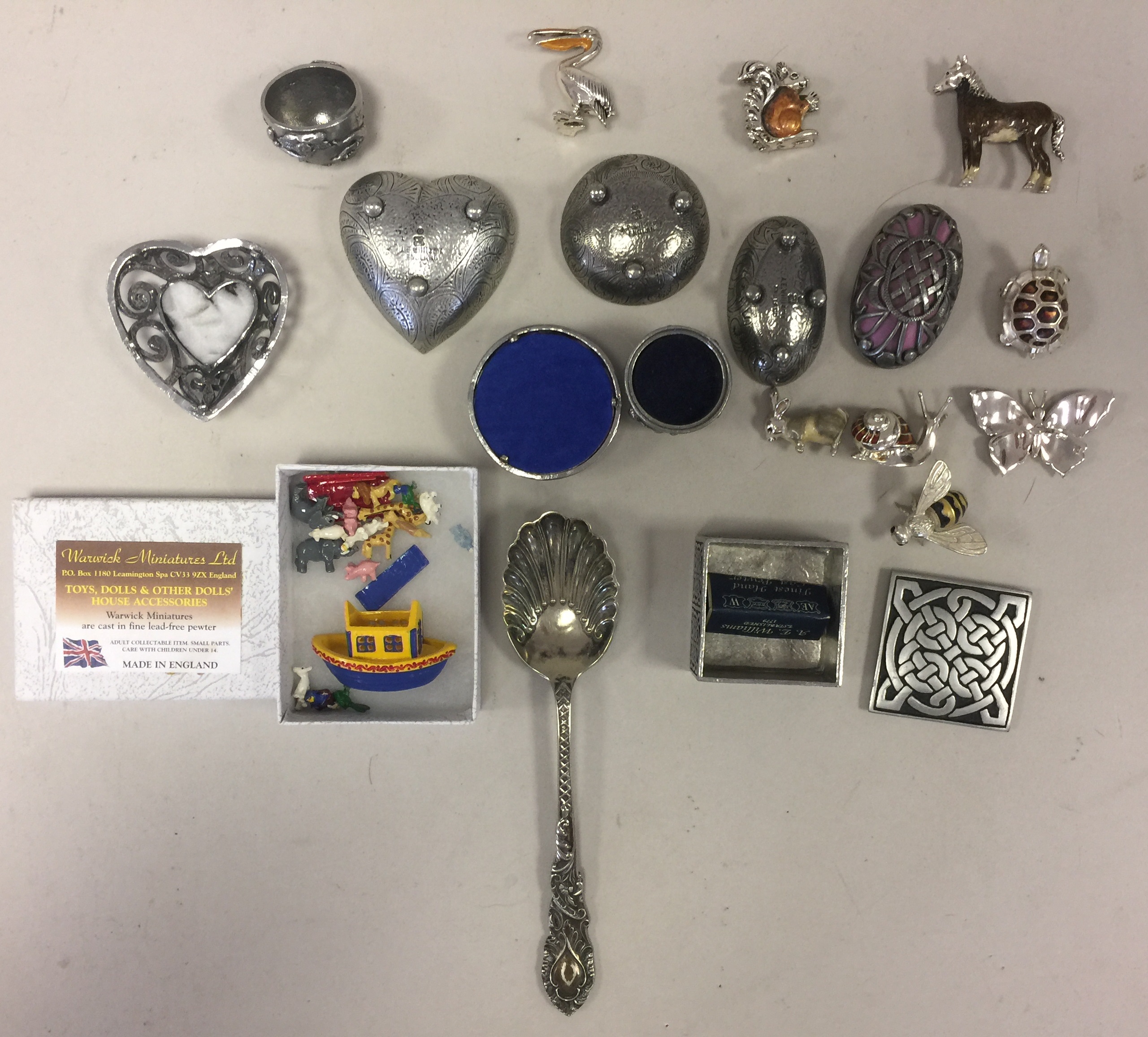 ASSORTED SILVER & PLATED PIECES.