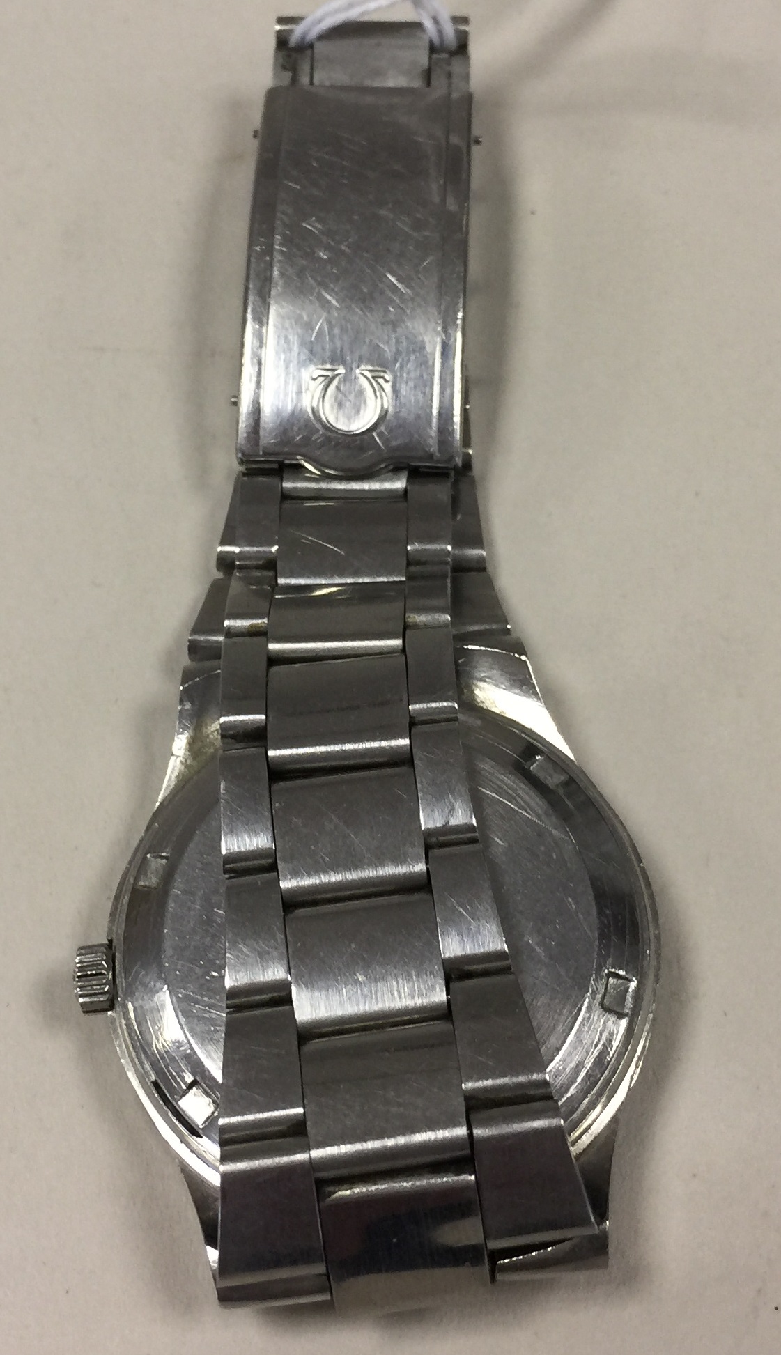 OMEGA GENEVE. A stainless steel Omega Geneve mens watch with date aperture circa 1970s. Unboxed. - Image 3 of 6