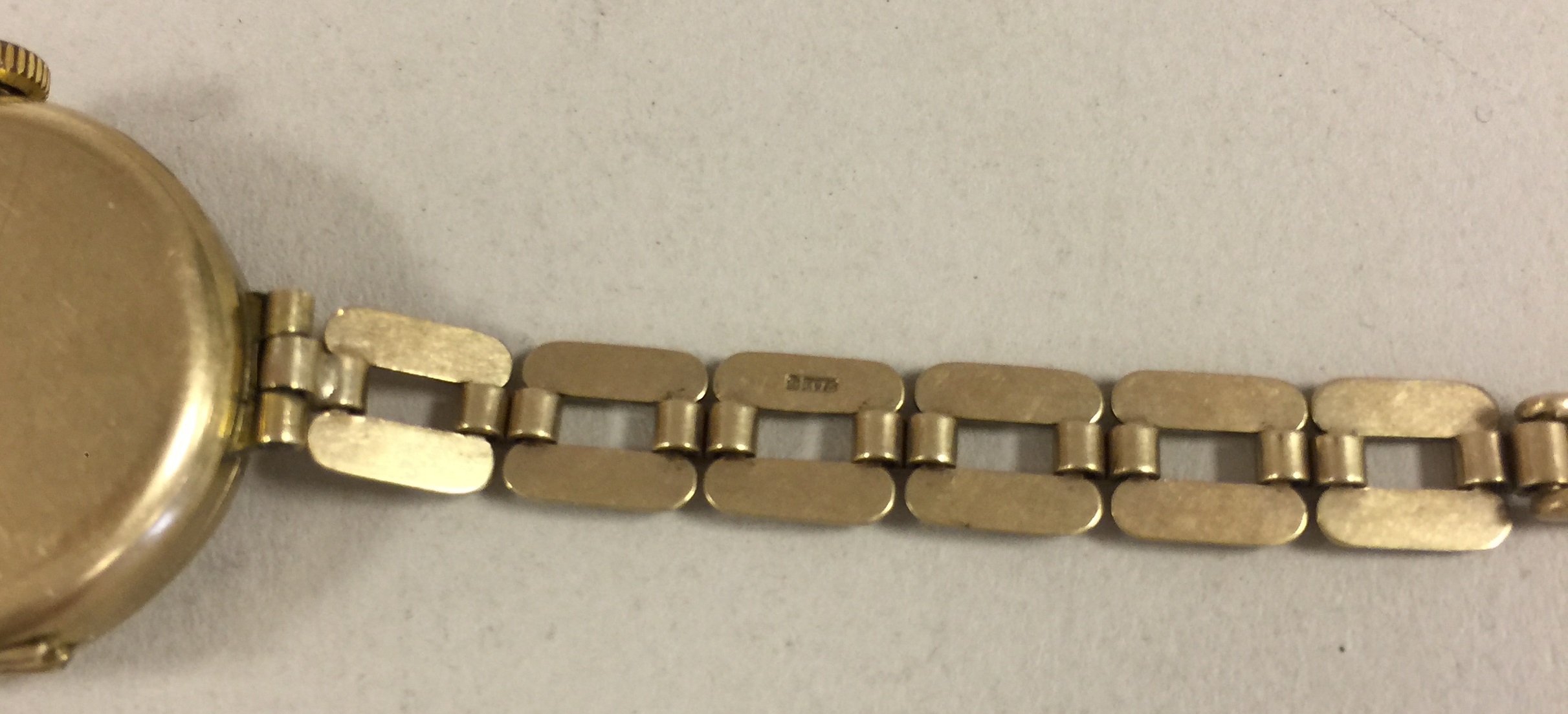 LADIES 9CT GOLD WATCHES. To include a Vertex (dial stamped Thexor, movement stamped V.W. - Bild 3 aus 3