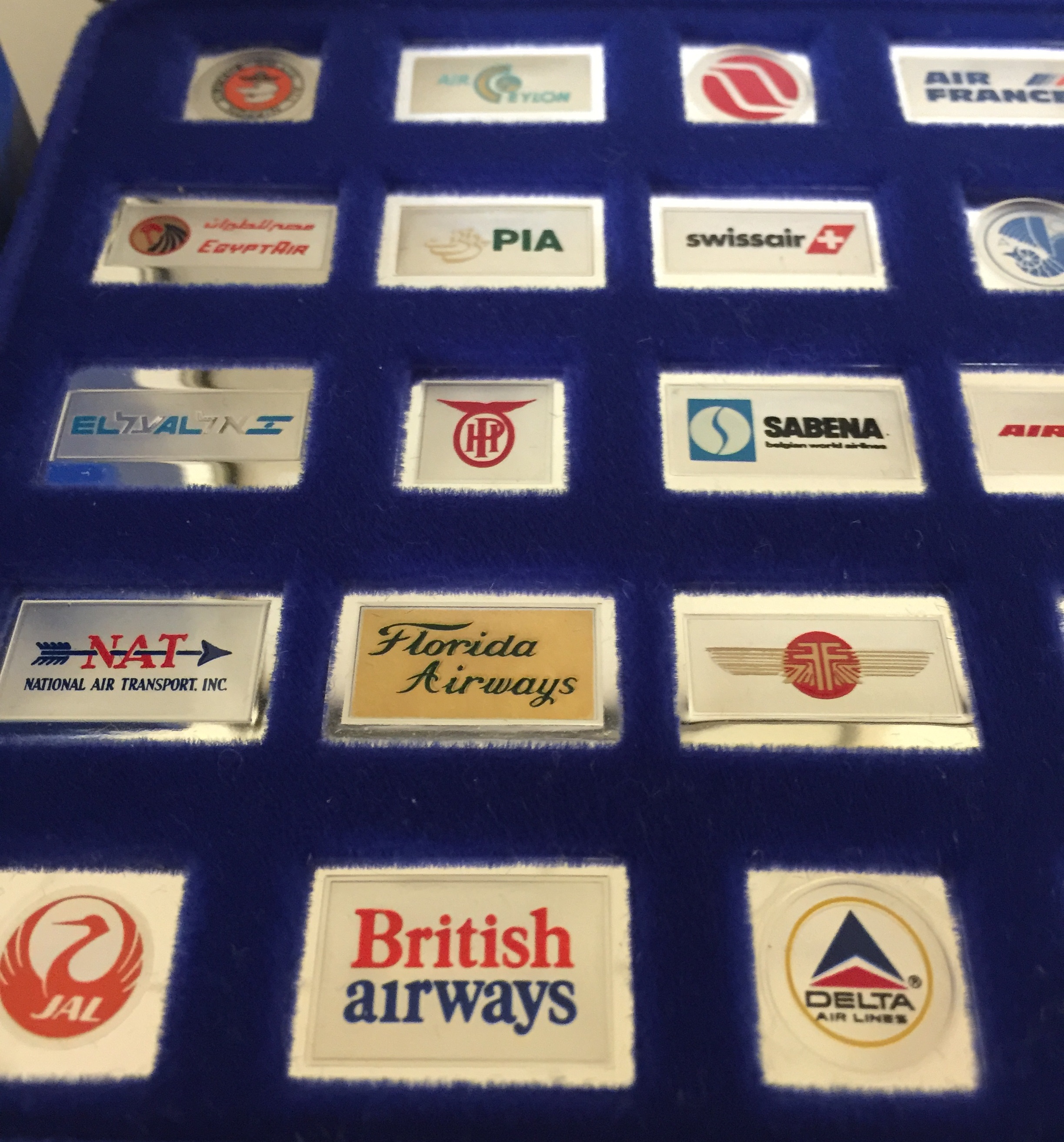 SILVER AIRLINE EMBLEMS. - Image 4 of 4