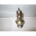 Silver pepper pot London 1899 Goldsmiths & Silversmiths Co.