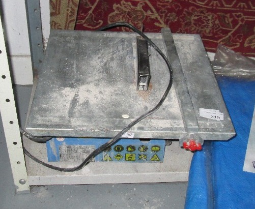 Tile cutter