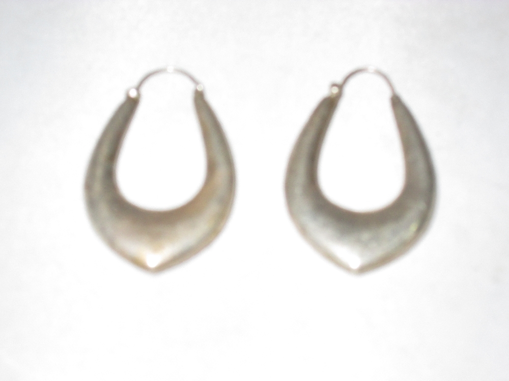 Modern silver hoop earrings 4 g