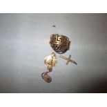 9 ct gold scrap : 2 x 9 ct gold Greek rings, crucifix etc.