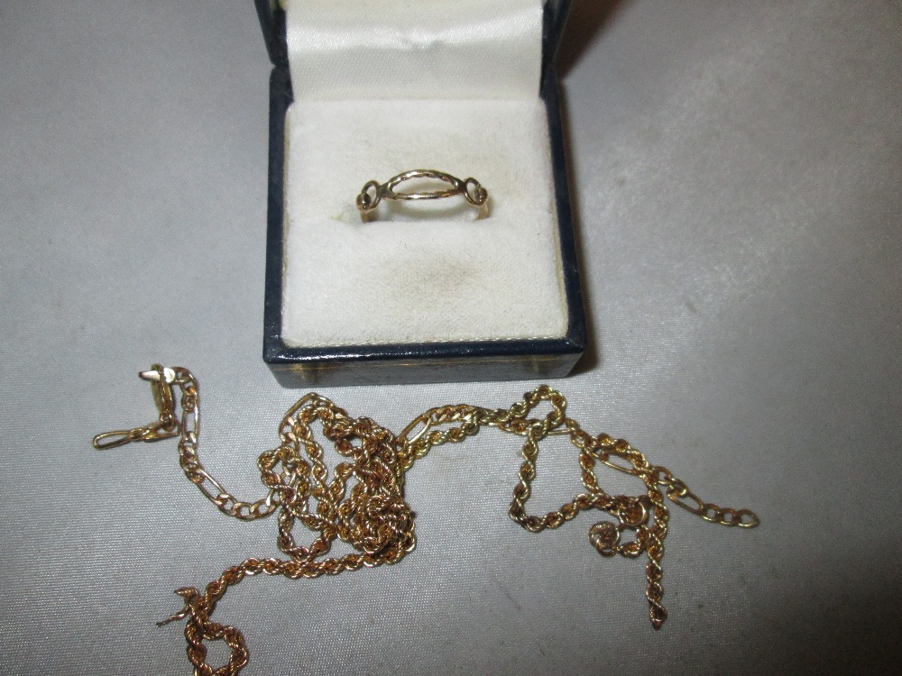 9 ct gold ring & 9 ct gold bracelet & 9 ct gold necklace 5 g