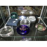 Antique and vintage paperweights : Victorian paperweight,