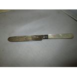 Silver bladed knife with mother of pearl handle Sheffield 1923 Allen & Darwin 29 g including handle