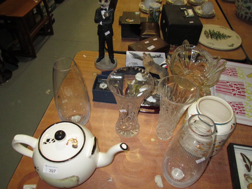 Assorted cut and other glassware, Simm Steven vases, ornaments etc.