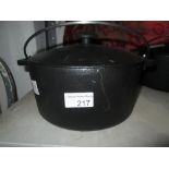 Cast iron swing handle cooking pot (new)