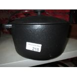 Cast iron swing handle cooking pot (new)
