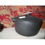 Cast iron swing handle cooking pot (new)