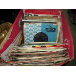 Box of assorted 45 records : Commercial pop from 1970's & 1980's