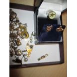 Various earrings sets