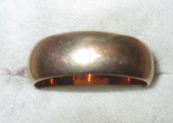 9 ct gold wedding band size 66, 7.