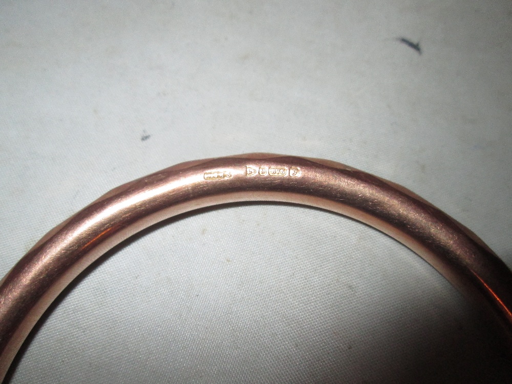 9 ct gold bangle Chester H. - Image 2 of 2