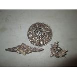 3 x Scottish themed silver brooches : Henderson & Horner Brothers circular brooch 32 g