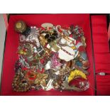 Jewellery box of assorted costume jewellery