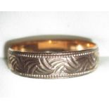 9 ct gold engraved wedding band size 56, 1.