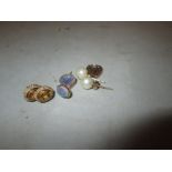 Modern pearl earrings,