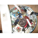 Box of assorted costume jewellery