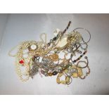 Bag of assorted costume jewellery, necklaces,, rings, bracelets etc.