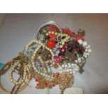 Bag costume jewellery : necklaces, brooches etc.