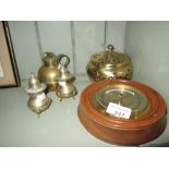 Assorted brassware,
