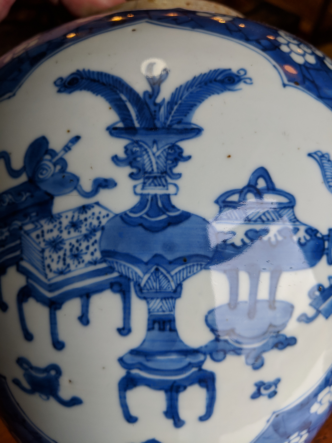 A Chinese Kangxi (1662-1722) blue and white ginger jar with pierced hardwood cover and stand. - Image 6 of 10